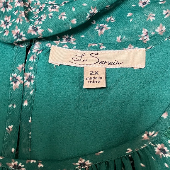 Chic Green Floral Blouse - Picture 3 of 5